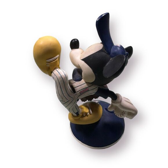 Danbury Mint Mickey Mouse Los Angeles Angels MLB‎ Vintage Baseball Figurine - Picture 3 of 4